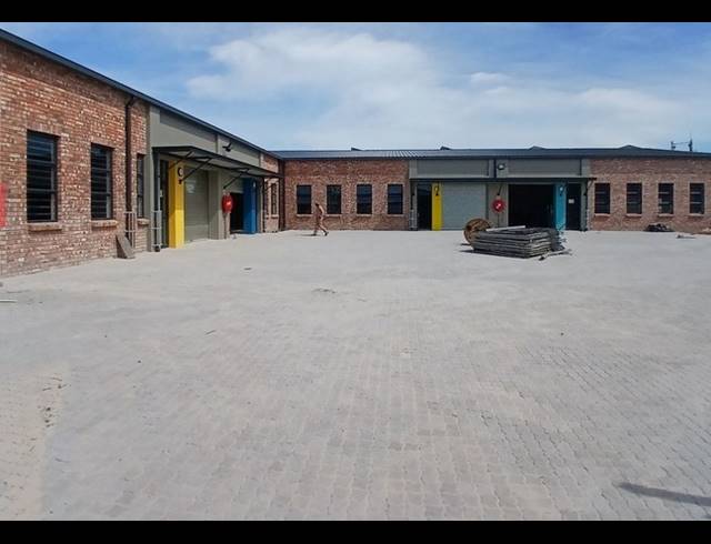 104M² WAREHOUSE TO LET IN OTTERY